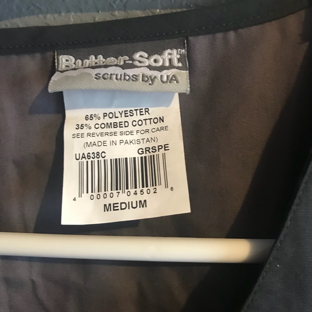 Scrub Top - Picture 2 of 2